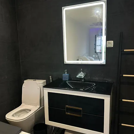 Com E Jacuzzi Apartment *